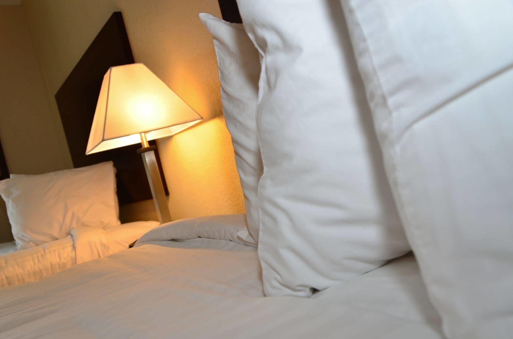 Cobblestone Inn&Suites - Clarion Esterno foto