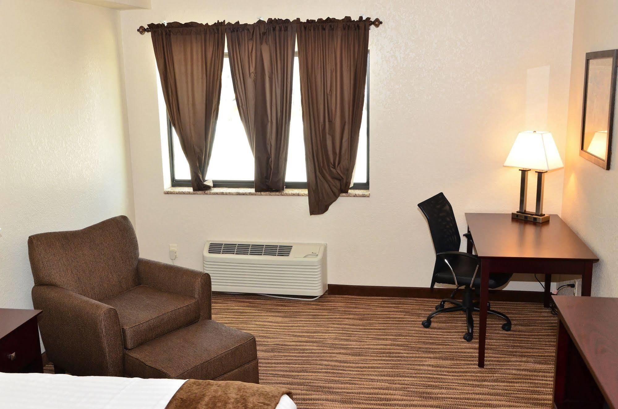 Cobblestone Inn&Suites - Clarion Esterno foto