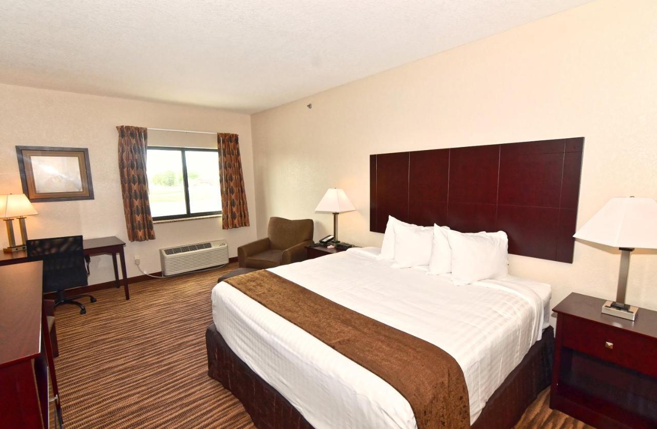 Cobblestone Inn&Suites - Clarion Esterno foto