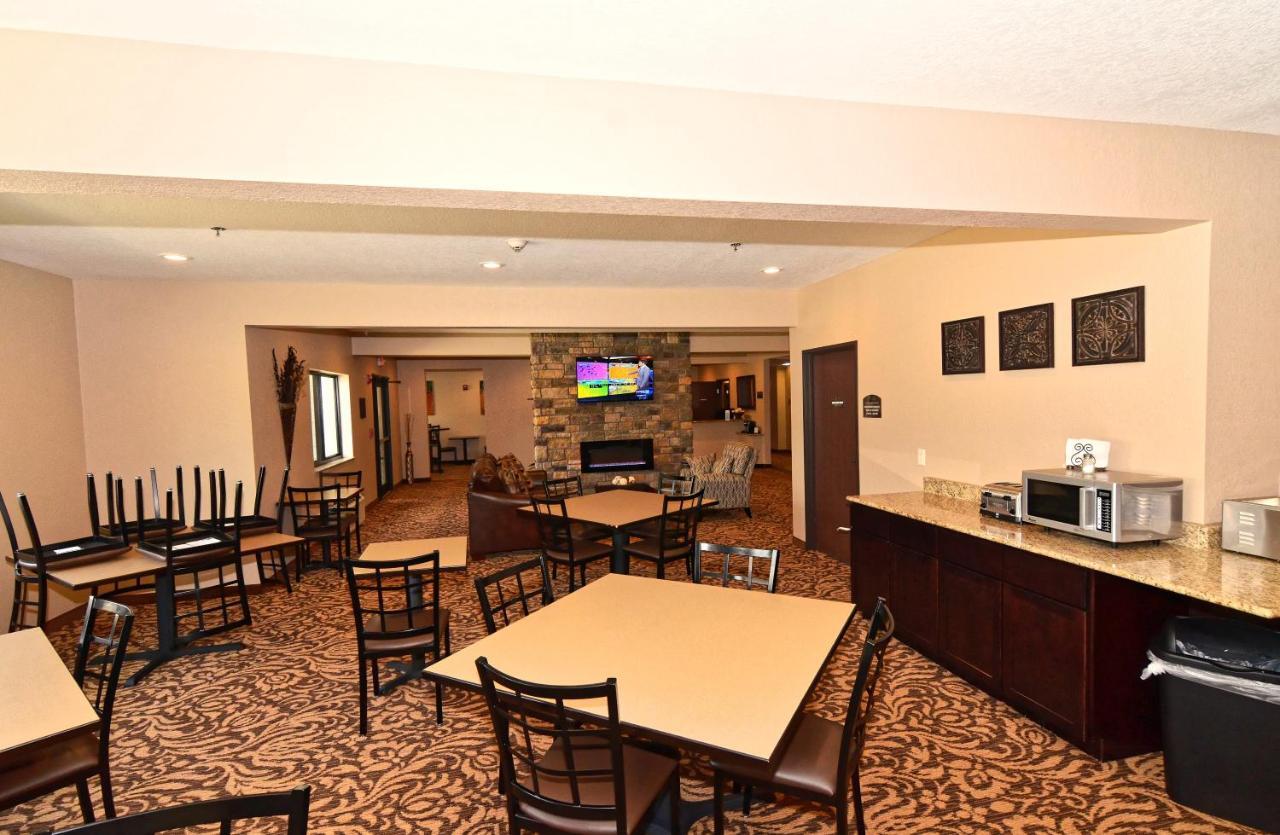 Cobblestone Inn&Suites - Clarion Esterno foto